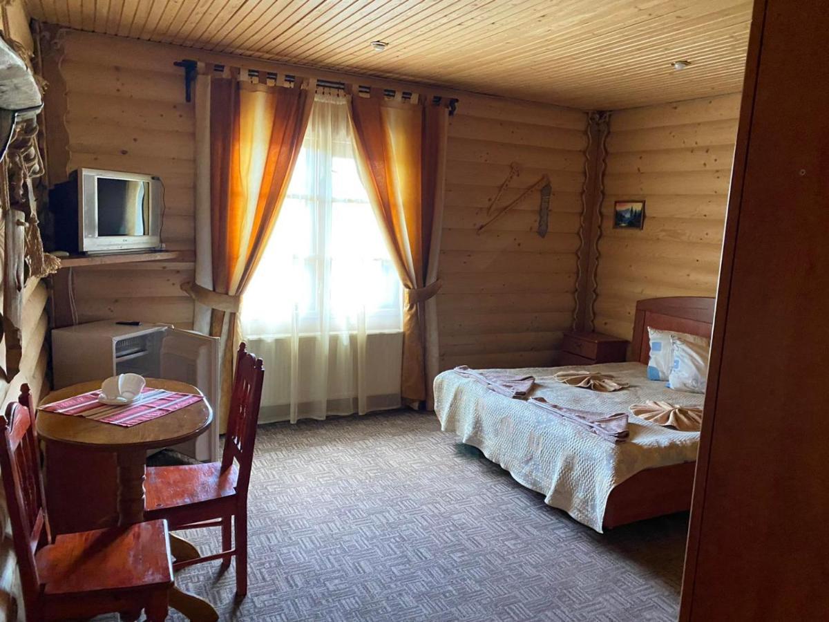 Hotel Panorama Karpat Yablunytsya Esterno foto